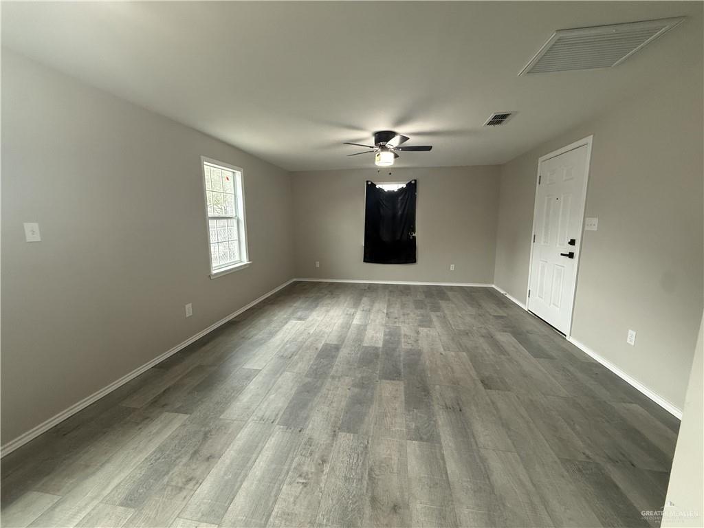 Photo 3 of 1521 Thompson Road