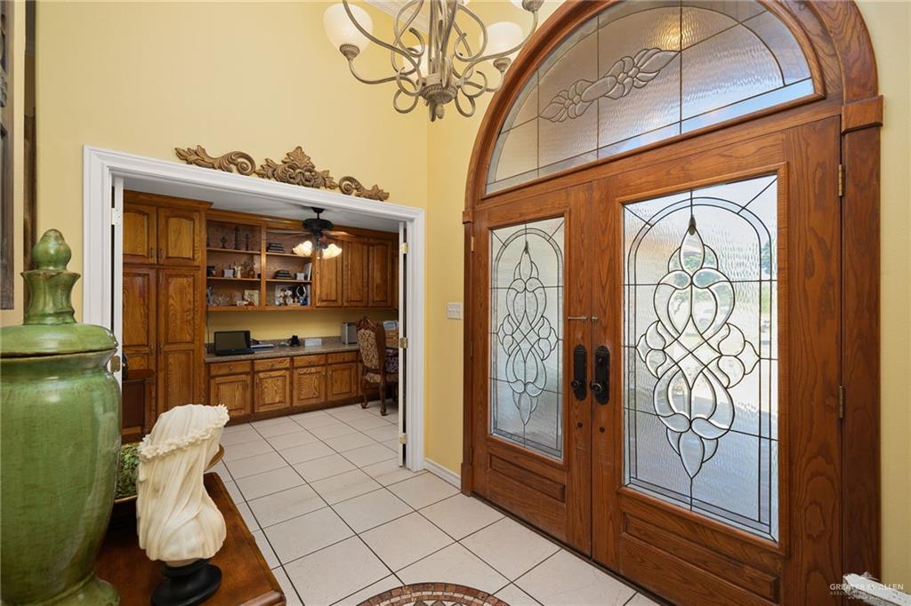Photo 2 of 405 Anaqua Drive