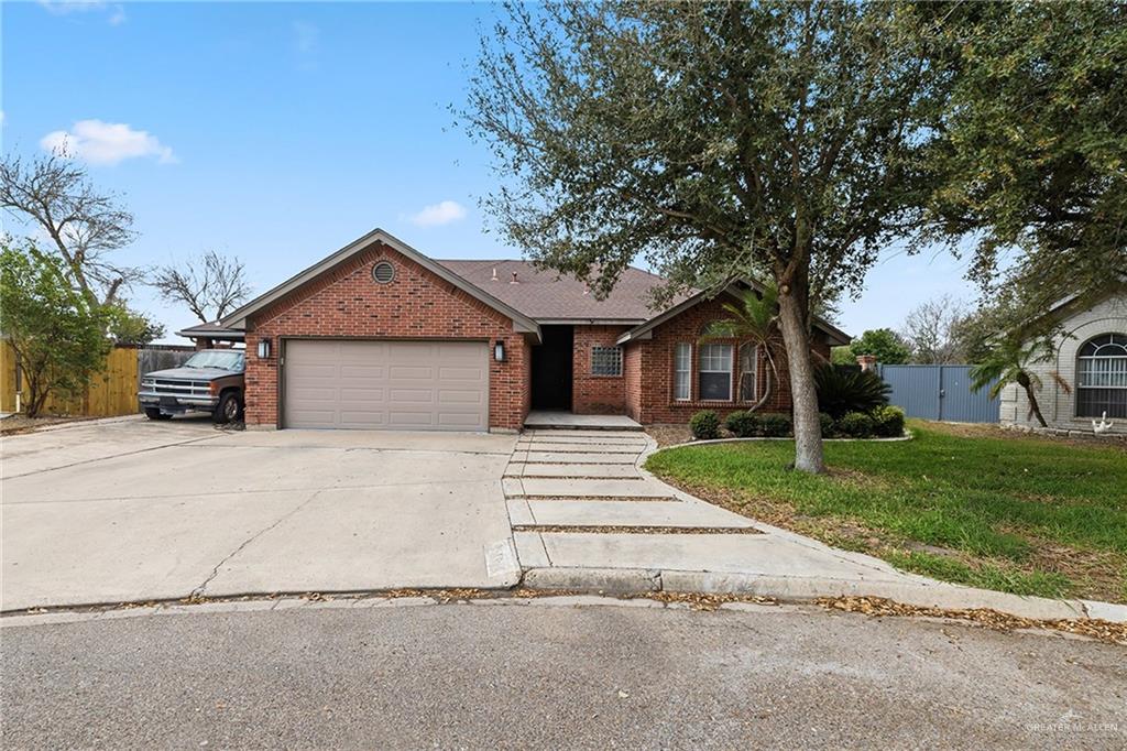 Photo 1 of 1704 Crown Pointe Boulevard, Mission
