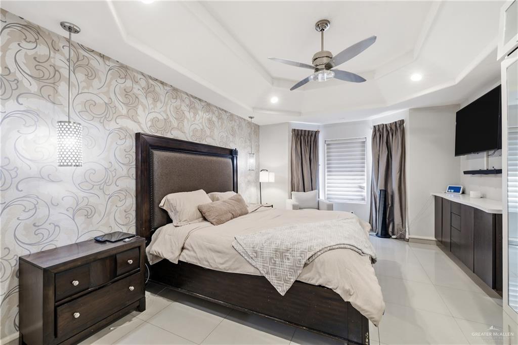 Photo 9 of 1704 Crown Pointe Boulevard