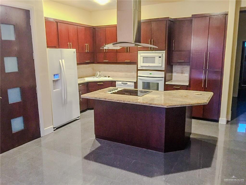 Photo 9 of 1304 Pineridge Avenue #3