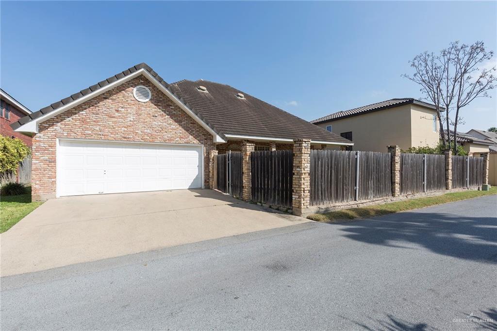 Photo 19 of 2110 Pecos Street