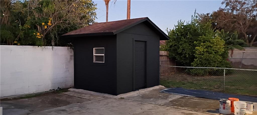 Photo 13 of 2124 Iris Avenue