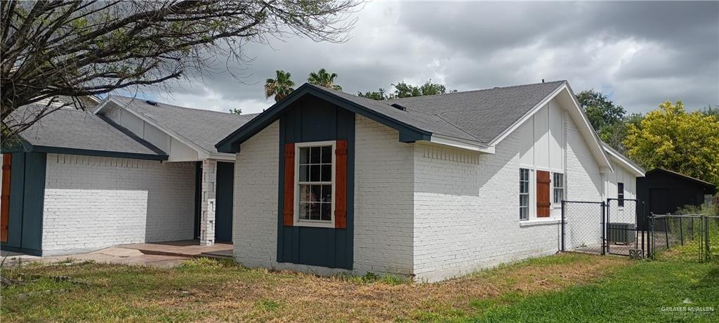 Photo 2 of 2124 Iris Avenue