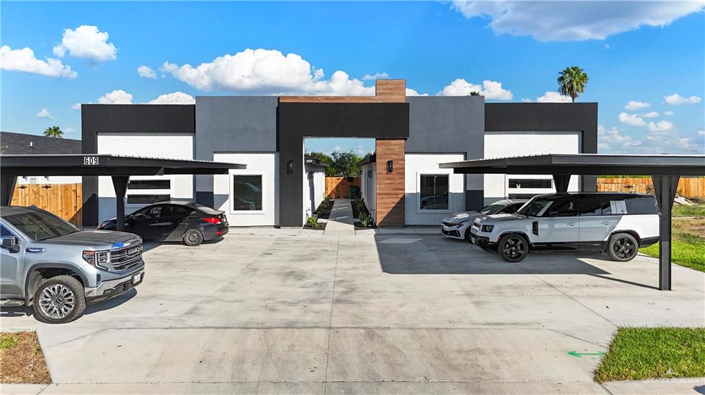 Photo 1 of 600 Buccaneer Drive, Hidalgo