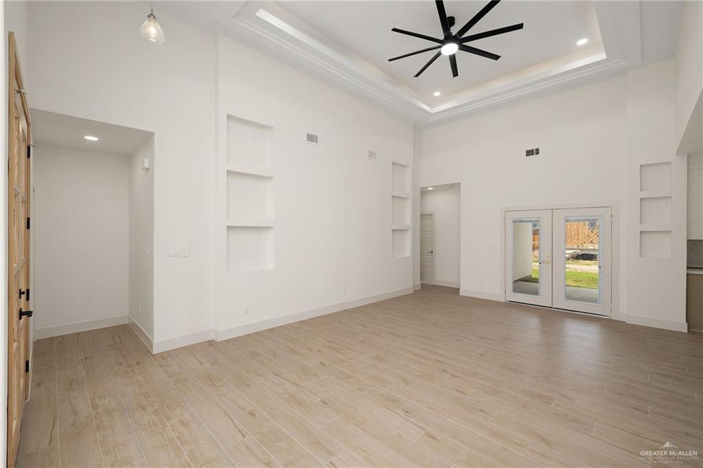 Photo 5 of 2406 San Pascual Street