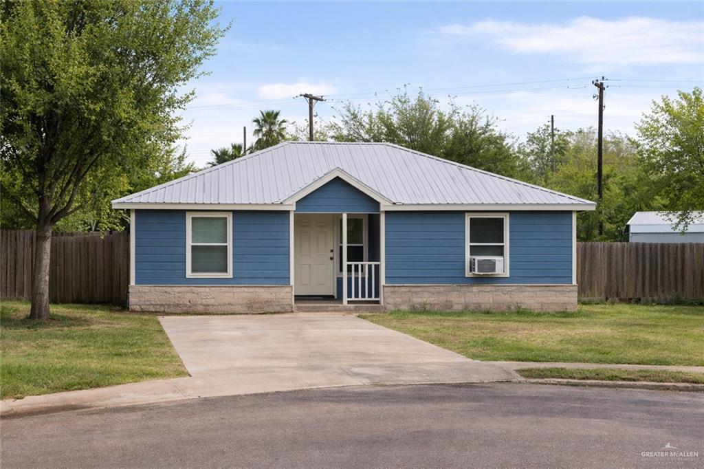 Photo 1 of 1308 Kingsville Street, Alton