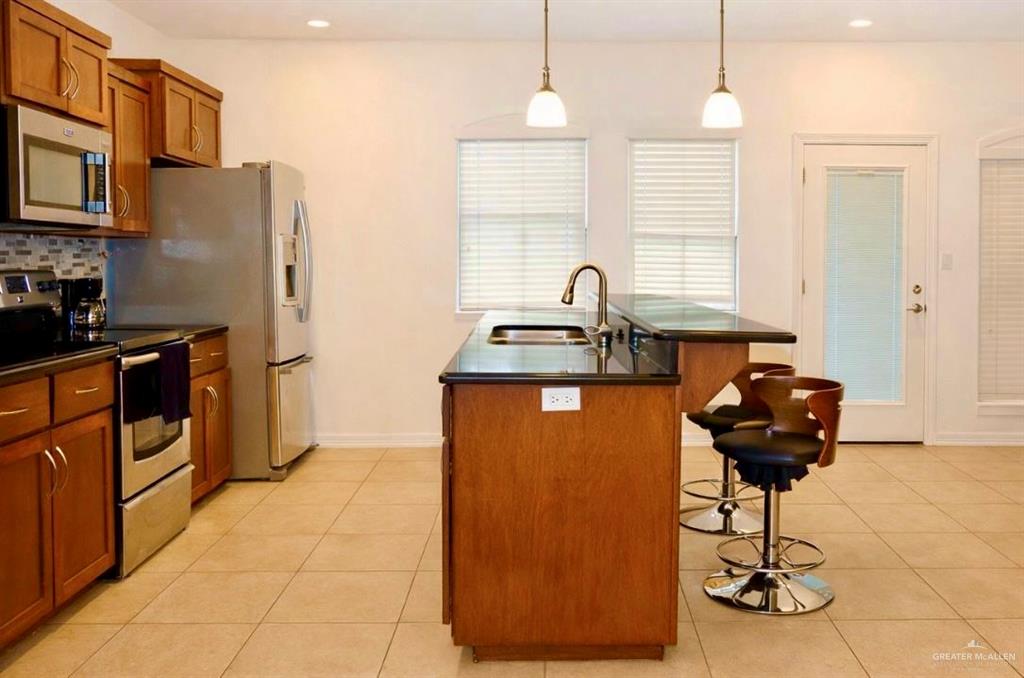 Photo 5 of 2805 Mimosa Street #1