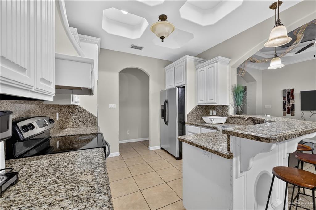 Photo 12 of 701 Seminole Avenue