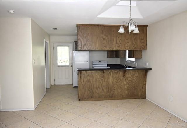 Photo 3 of 320 Albatross Avenue