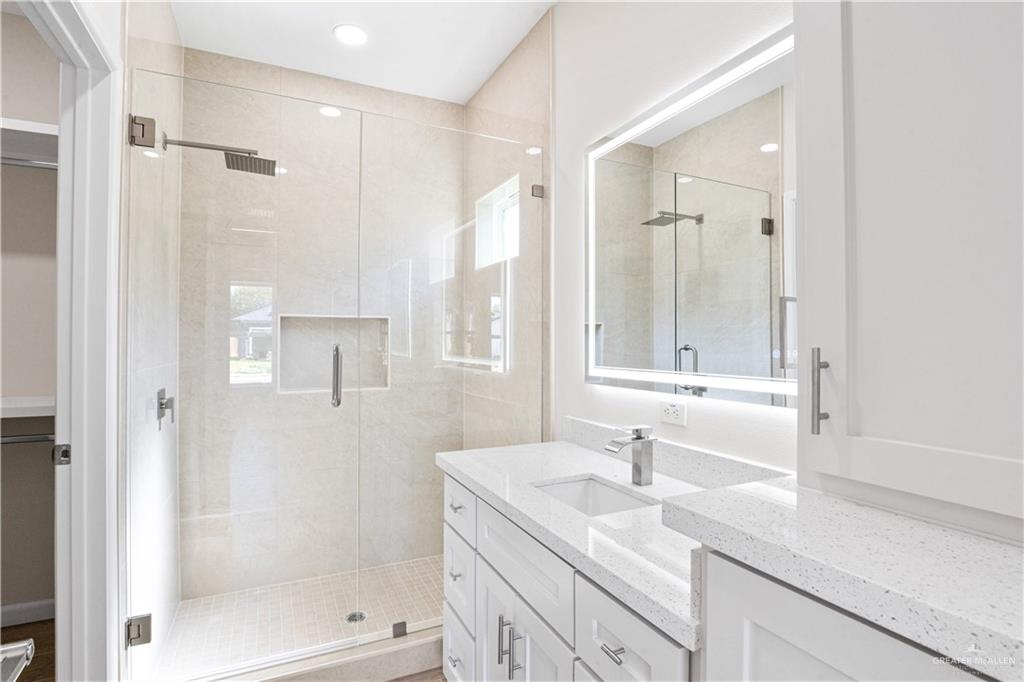 Photo 11 of 1204 Boxwood Avenue
