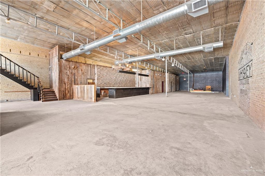 Photo 9 of 221 Kleberg Avenue