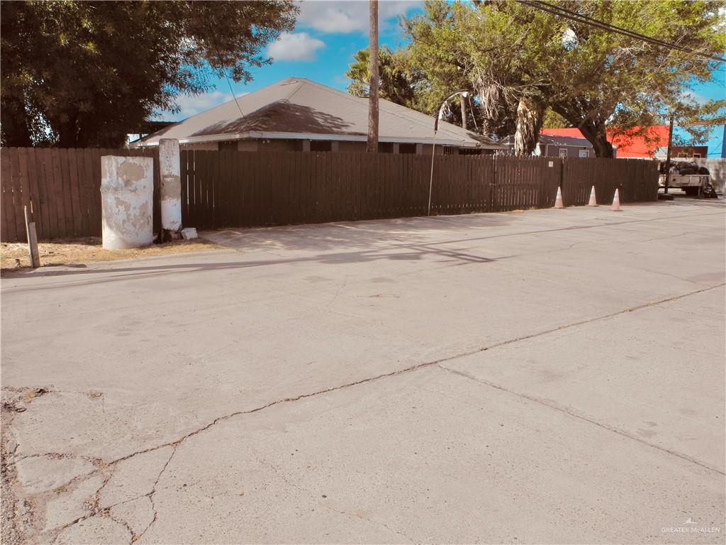 Photo 2 of 923 Palma Vista Drive