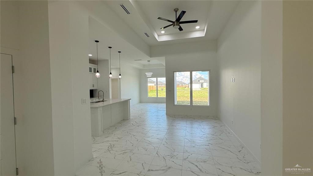 Photo 4 of 1004 Edgewood Drive