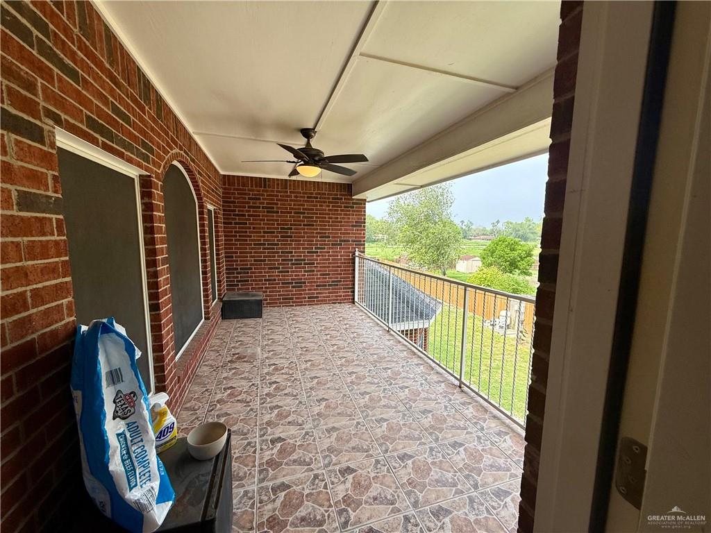 Photo 8 of 2406 Stirling Avenue