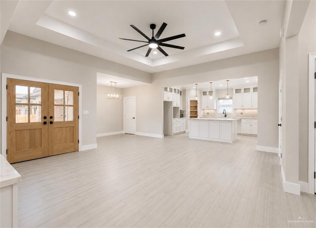 Photo 4 of 2808 Dhalia Drive