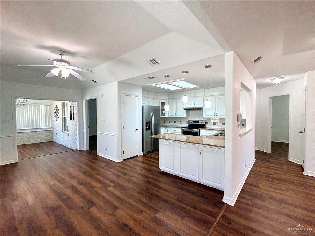 Photo 3 of 103 Saturn Street