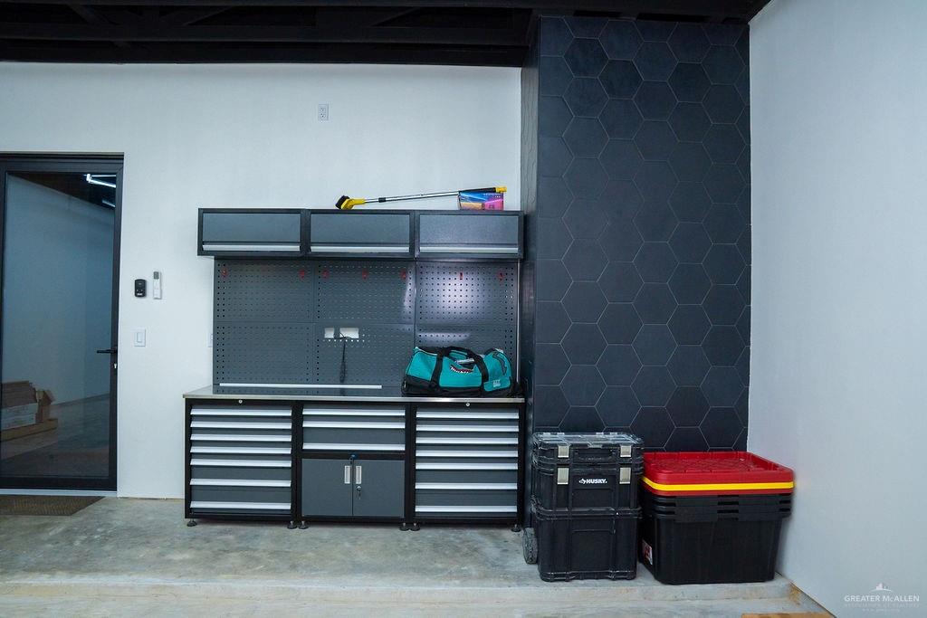 Photo 18 of 5902 Laguna Circle North Drive