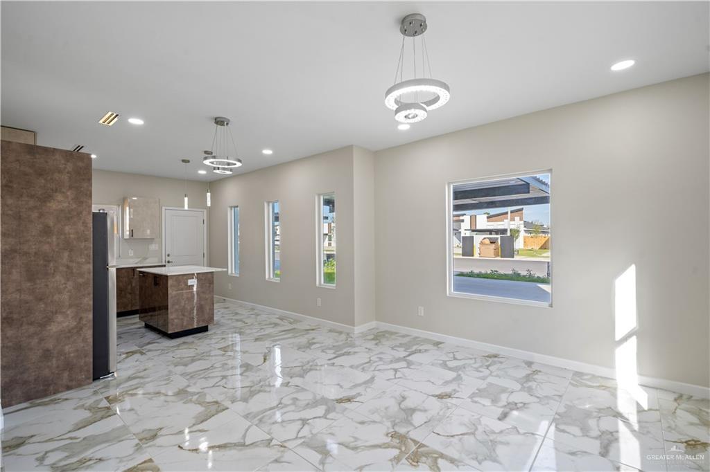 Photo 3 of 405 Onyx Avenue #4
