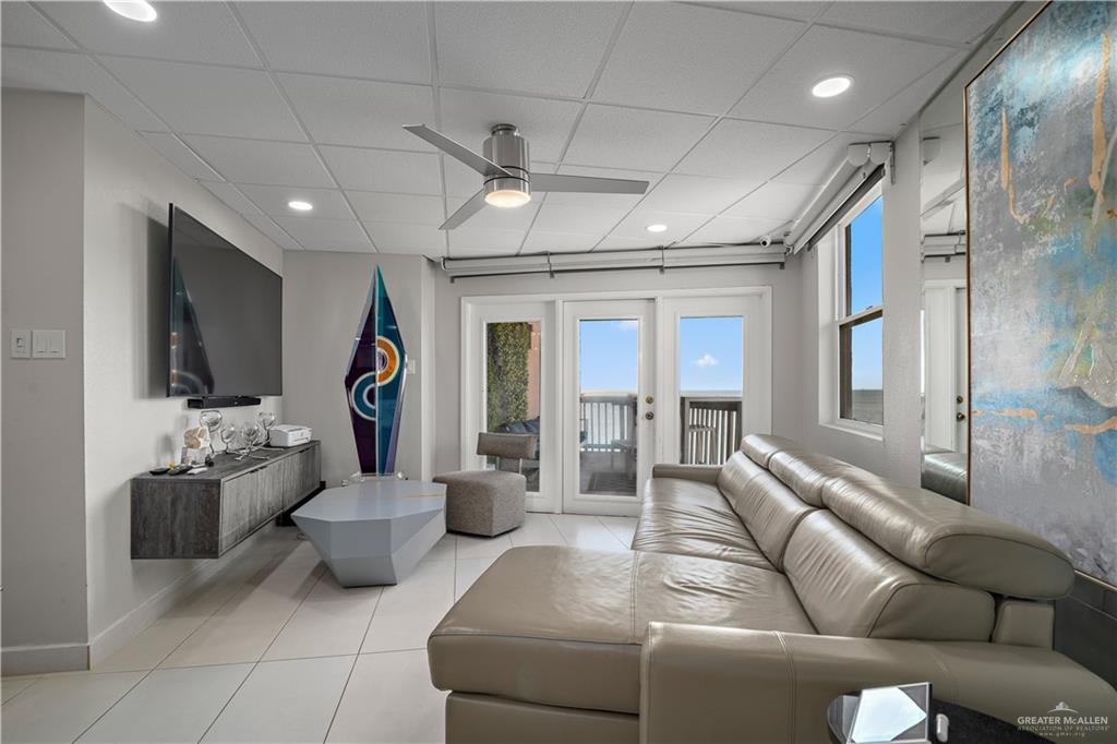 Photo 6 of 4901 Laguna Boulevard