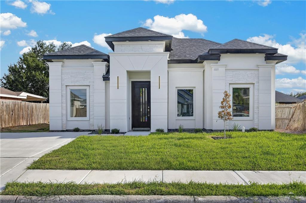 Photo 1 of 1001 Falcon Avenue, Pharr