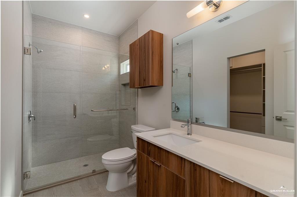 Photo 5 of 3417 Duke Avenue #4