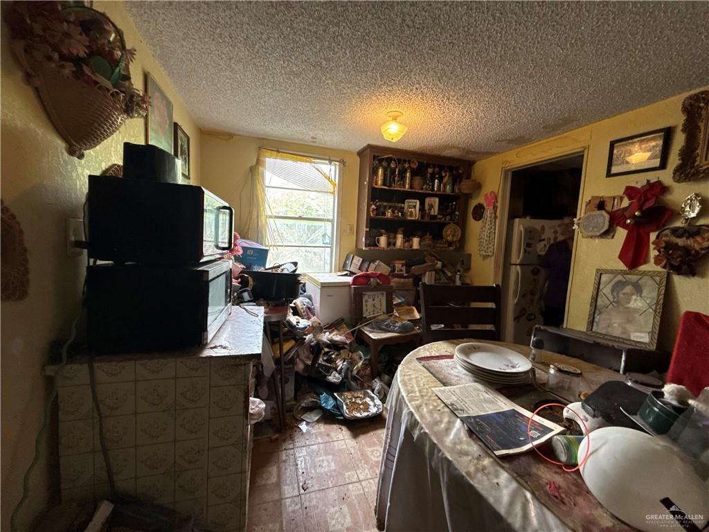 Photo 6 of 3031 Stanolind Avenue