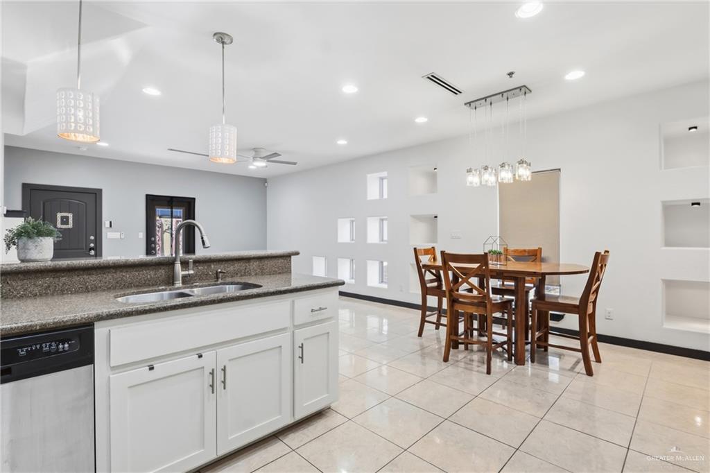 Photo 8 of 1304 Camelia Avenue #3