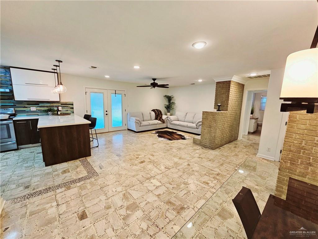 Photo 3 of 1122 Highland Avenue