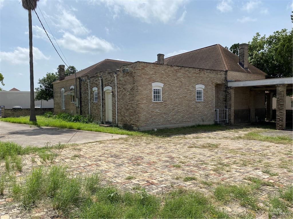 Photo 23 of 200 Corpus Street