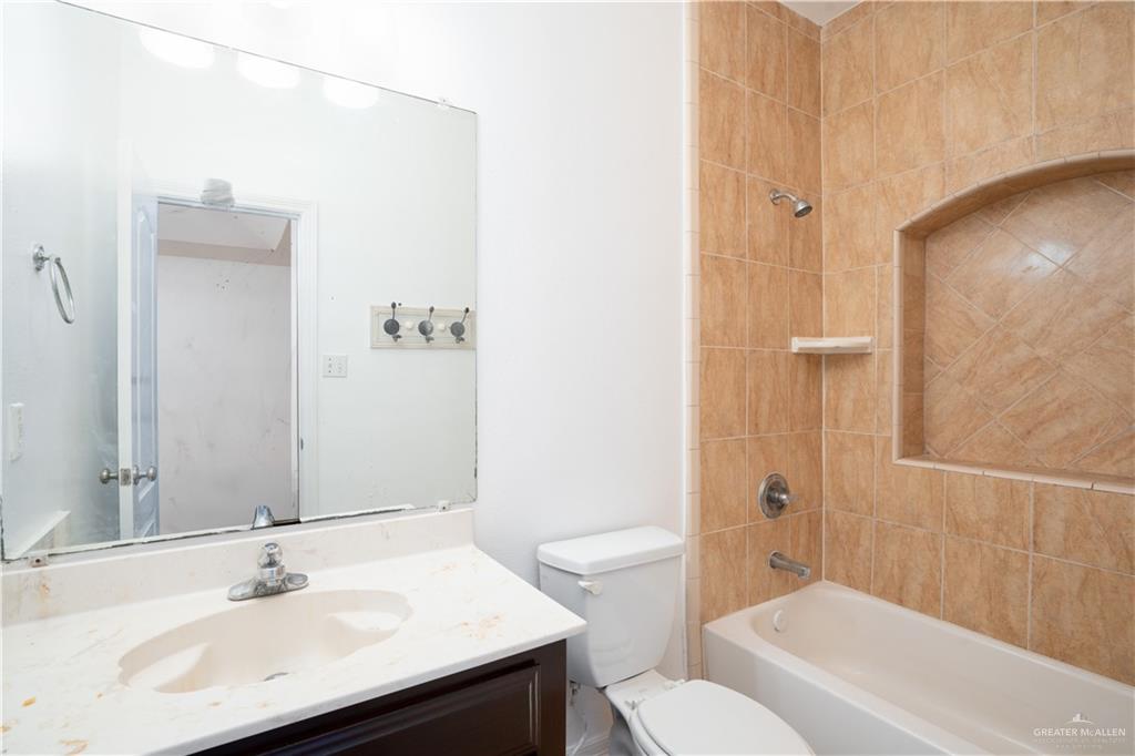 Photo 10 of 604 Buena Vista Drive