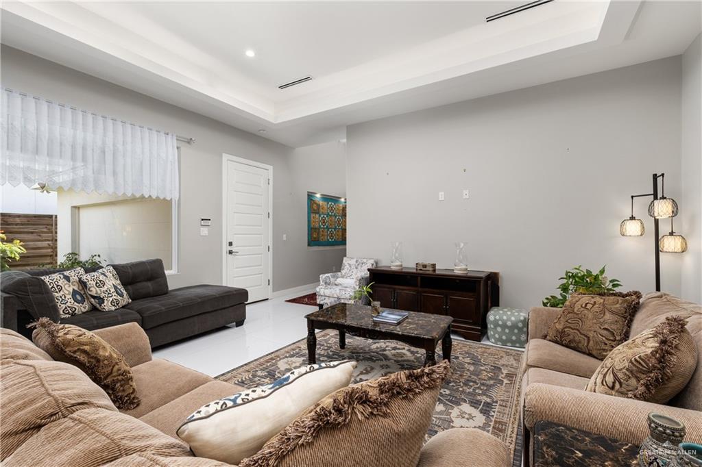 Photo 3 of 5816 Pelican Avenue