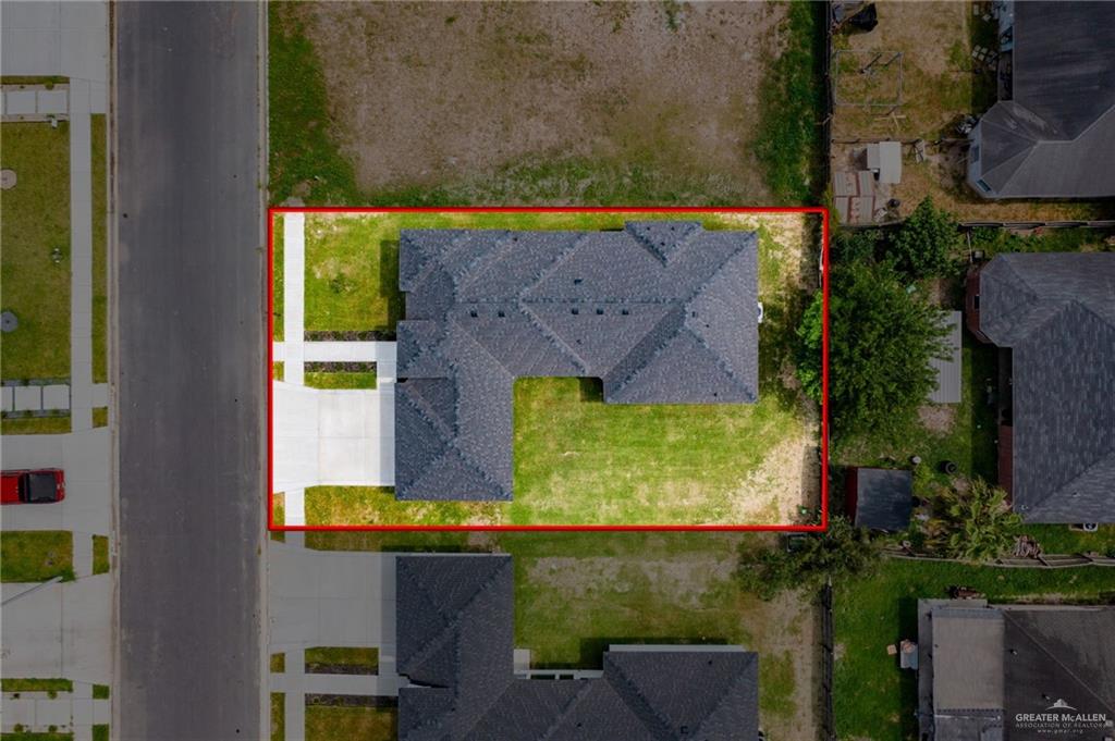 Photo 17 of 2907 Dhalia Drive