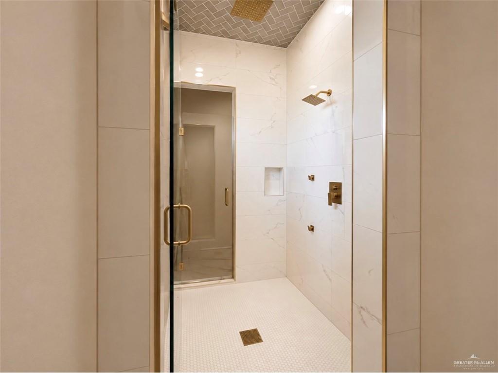 Photo 11 of 9907 24th Lane