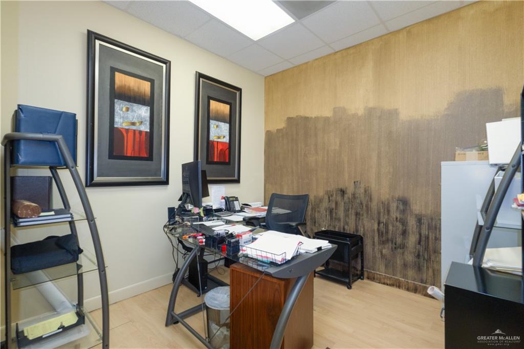Photo 13 of 2721 Fountain Plaza Boulevard #Suite A