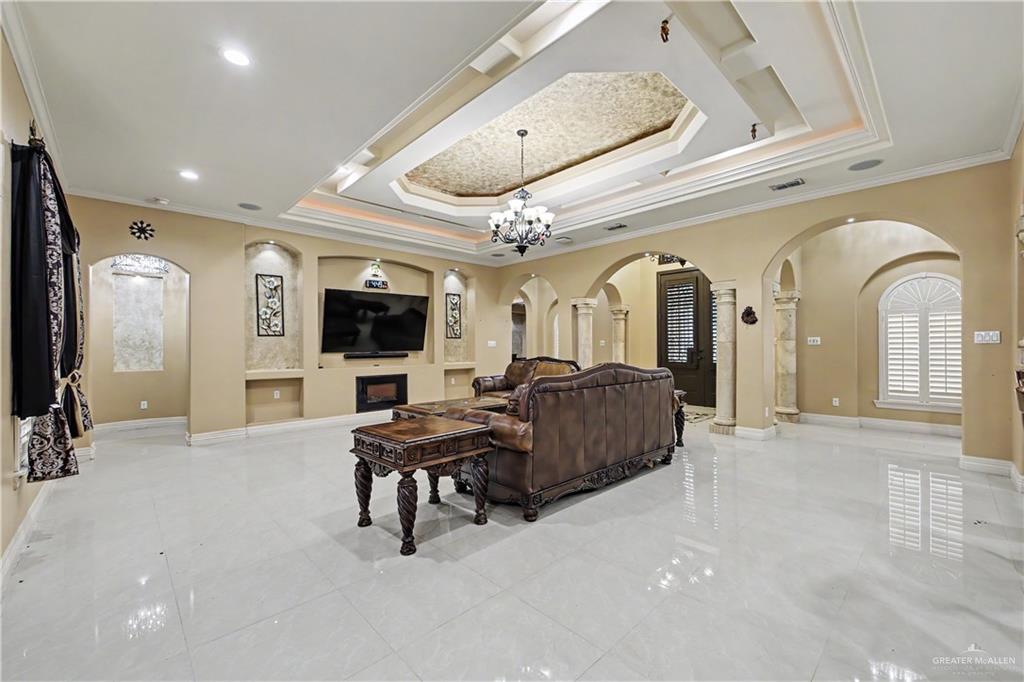 Photo 5 of 1501 Gardenia Street