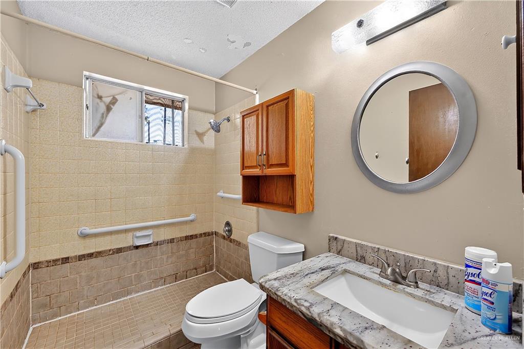 Photo 12 of 415 Doherty Avenue