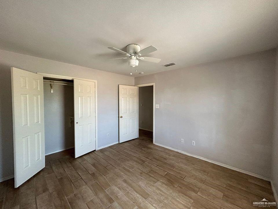 Photo 3 of 2017 Graham Avenue #3