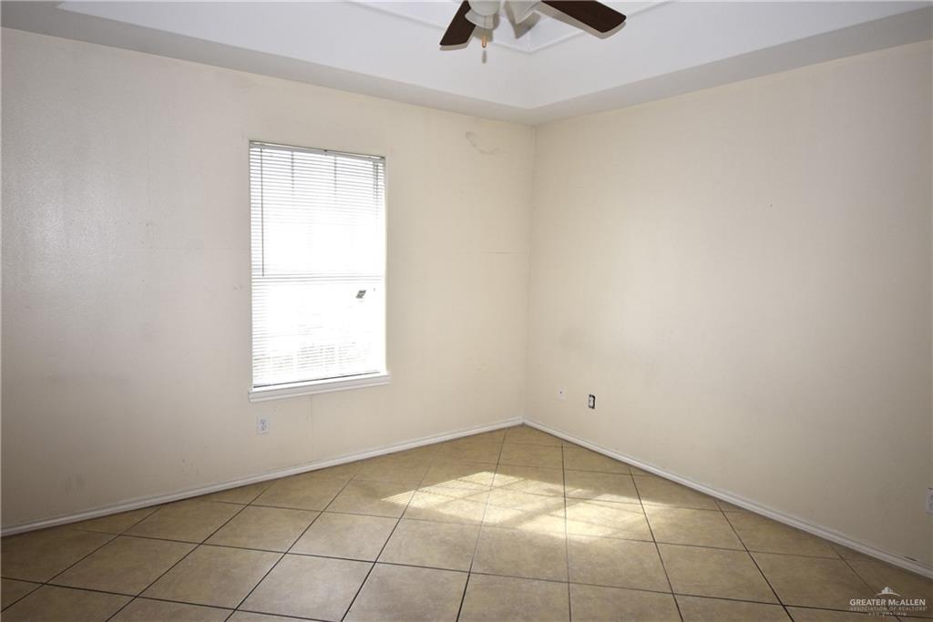 Photo 18 of 214 Albatross Avenue