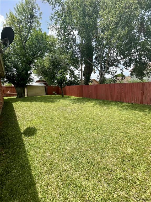 Photo 3 of 2520 Goldcrest Avenue