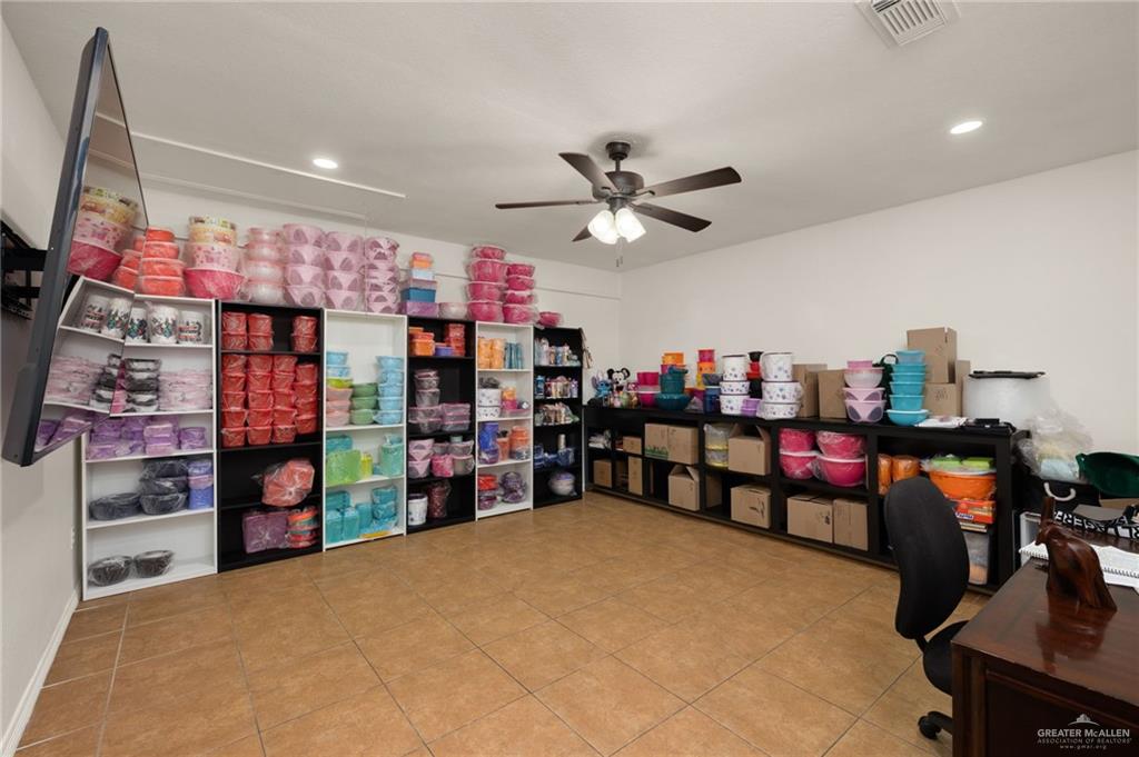 Photo 7 of 1222 Bluebonnet Street