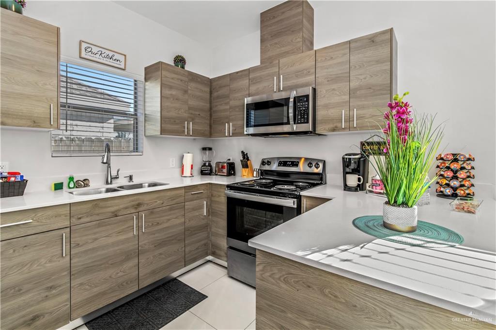 Photo 4 of 5708 Nightingale Avenue #2