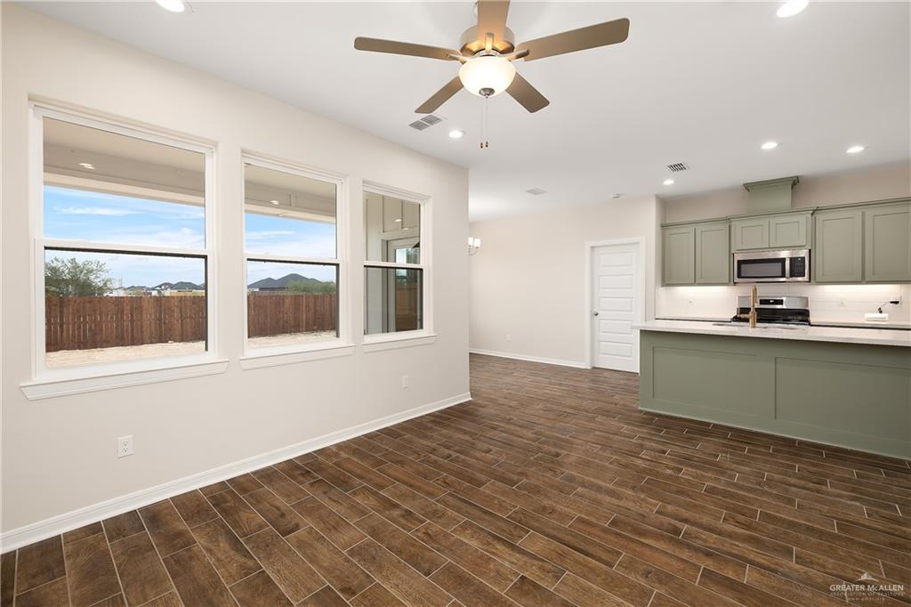 Photo 4 of 956 Star Flower Street