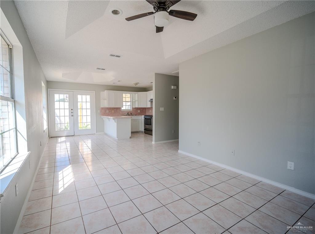 Photo 3 of 2909 Whitewing Avenue