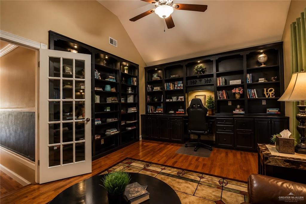 Photo 8 of 2808 Thunderbird Avenue