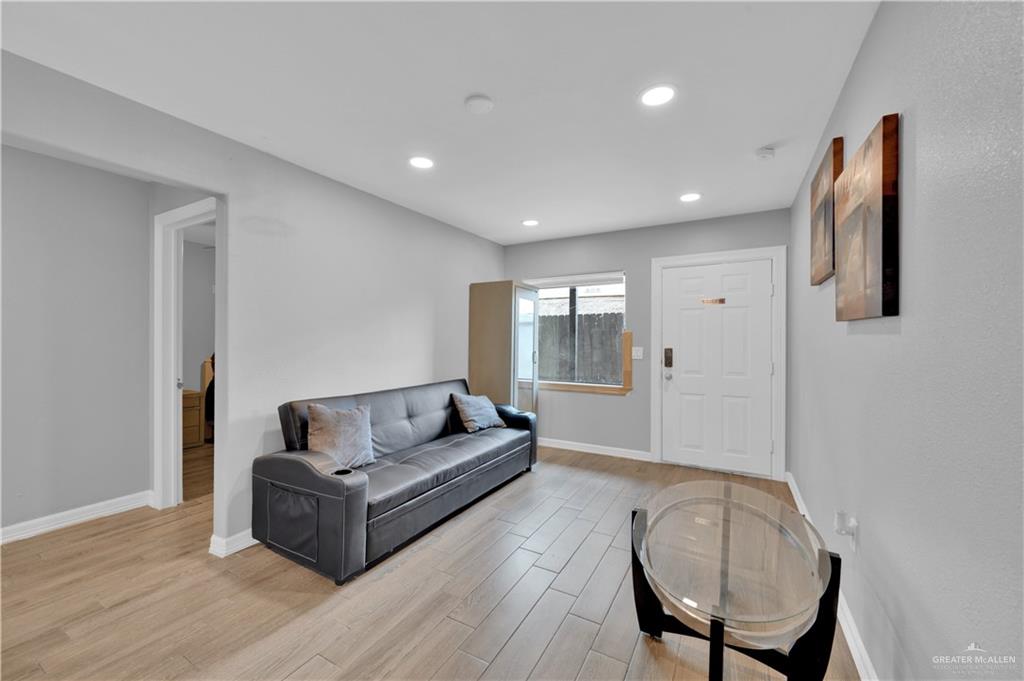 Photo 16 of 405 Guerra Street