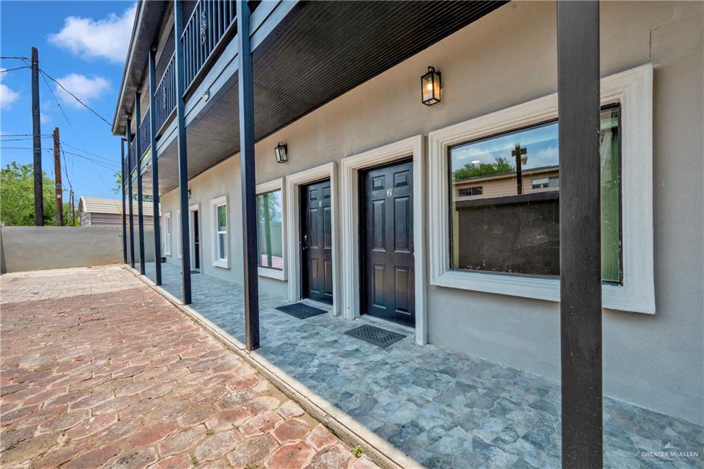 Photo 2 of 405 Guerra Street