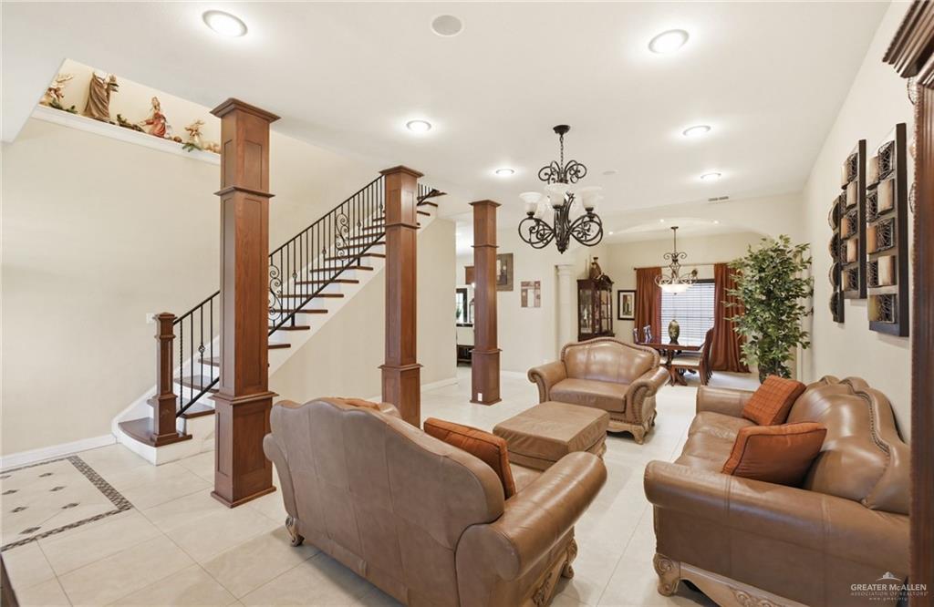 Photo 3 of 4200 Palm Grove Drive