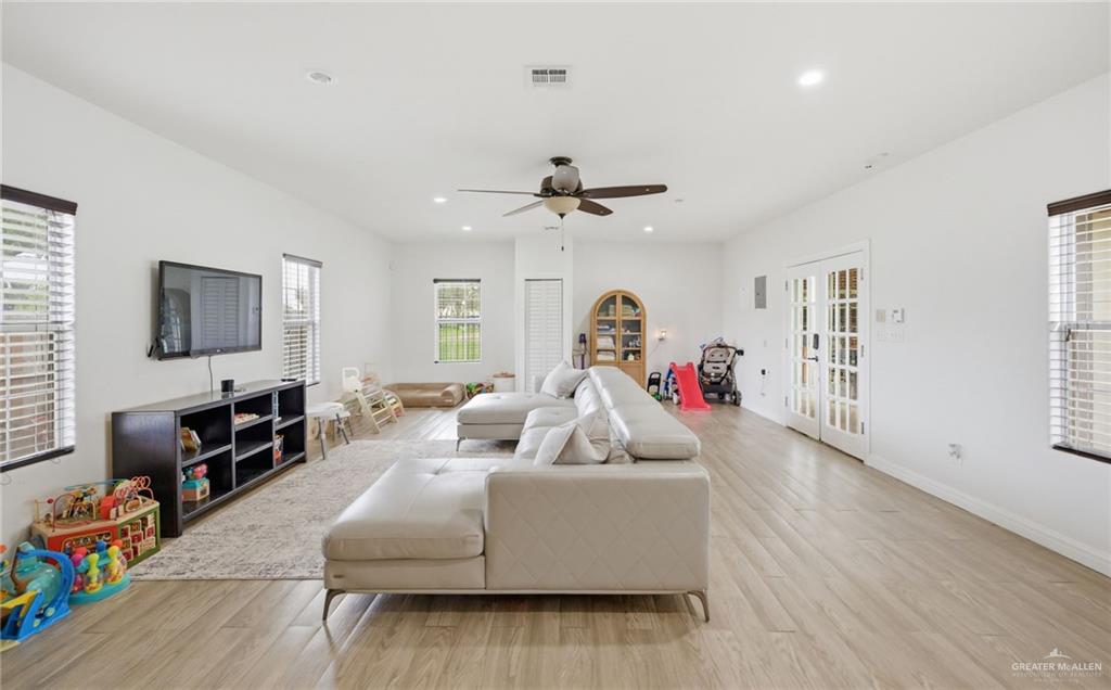 Photo 33 of 4200 Palm Grove Drive
