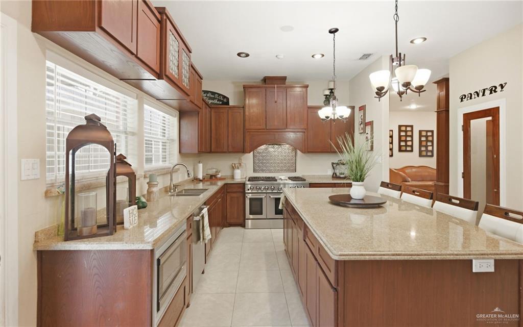 Photo 9 of 4200 Palm Grove Drive